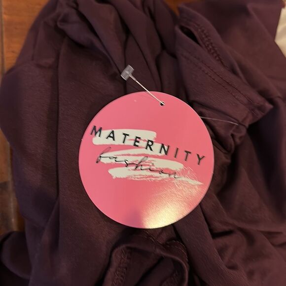 RUBY & LACE MATERNITY SHORT SLEEVE SHIRT IN BURGUNDY SIZE MEDIUM RUCHED SIDE NWT - Picture 3 of 3